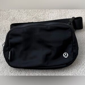 Lululemon Black 1L Belt Bag